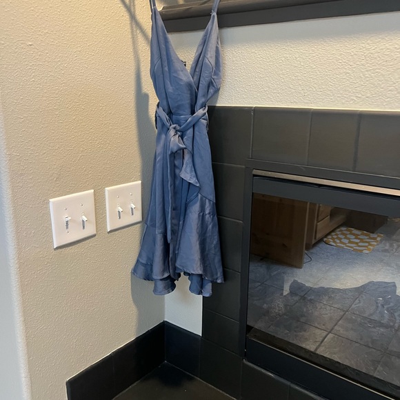 silk blue dress - Picture 2 of 2